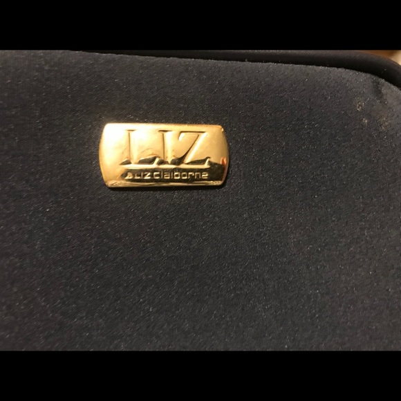 👜LIZ CLAIBORNE CROSSBODY - Picture 3 of 3